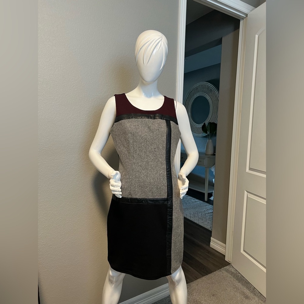 Adore Elegant Colorblock Sleeveless Dress size M